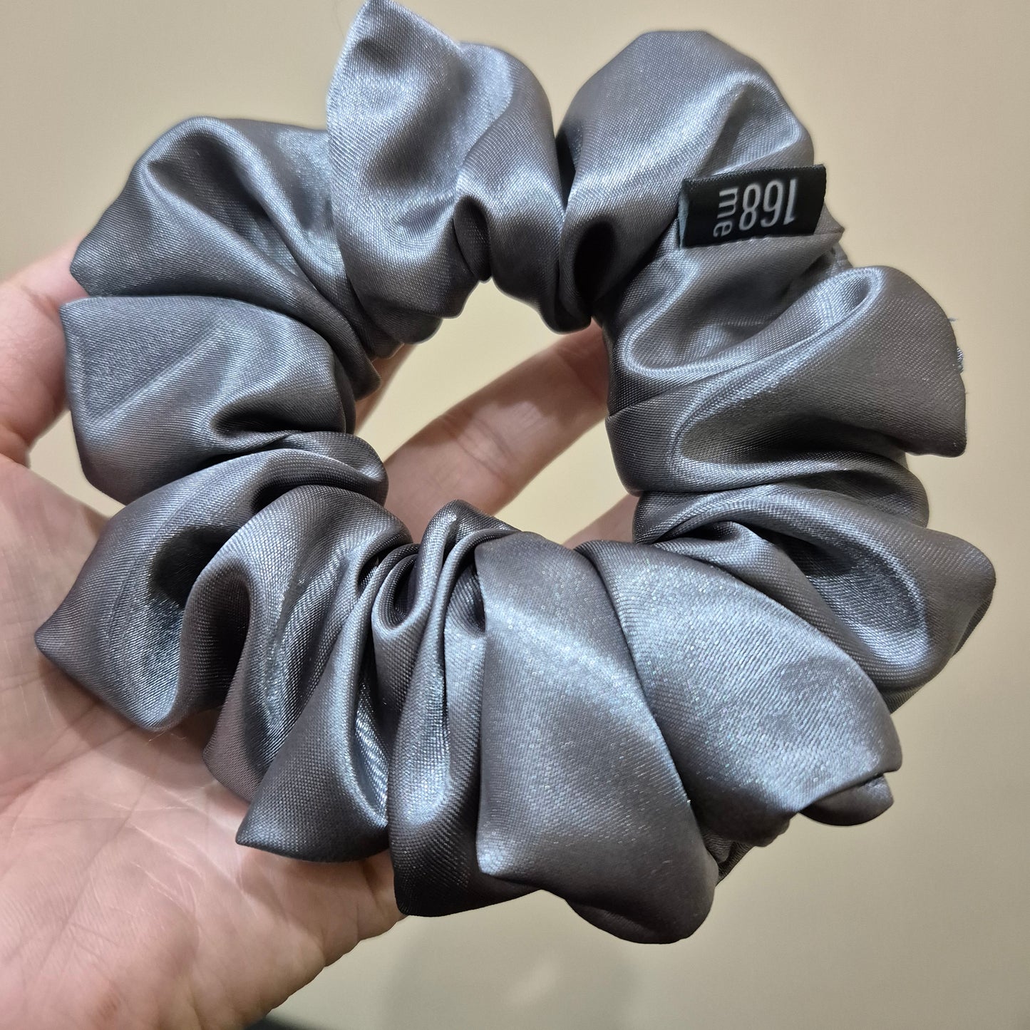 Satin Classic gray Medium